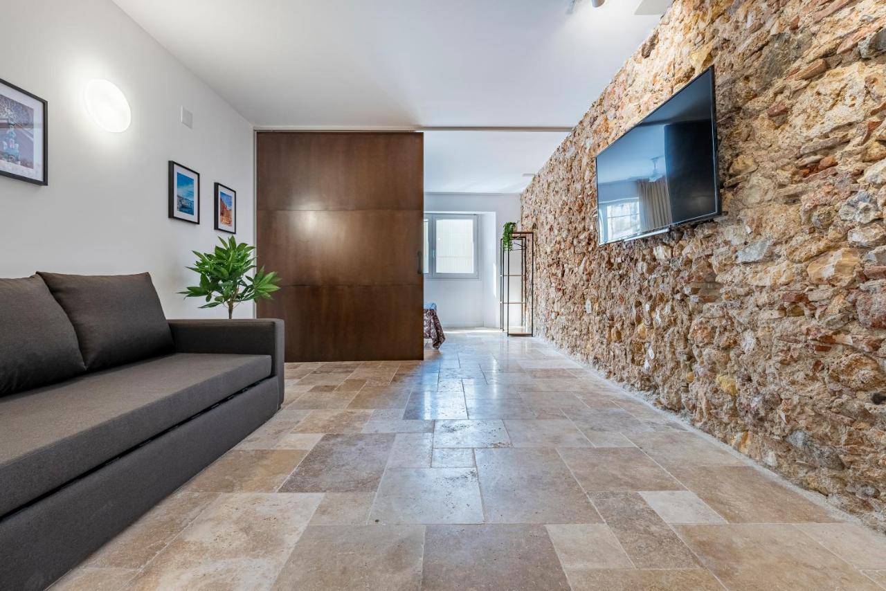Stone Wall Apartment En Barri Port Maritim ตาร์ราโกนา ภายนอก รูปภาพ