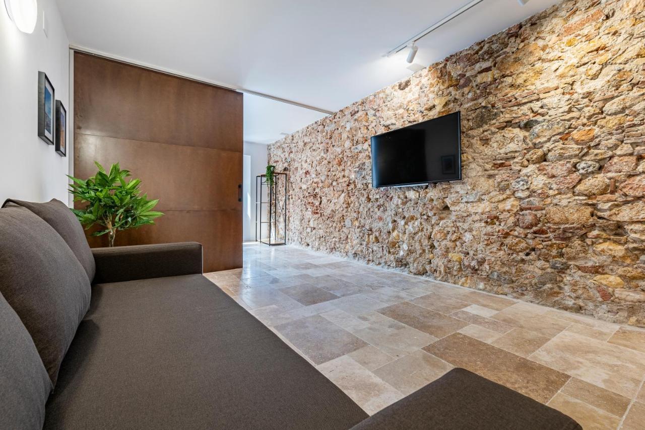 Stone Wall Apartment En Barri Port Maritim ตาร์ราโกนา ภายนอก รูปภาพ