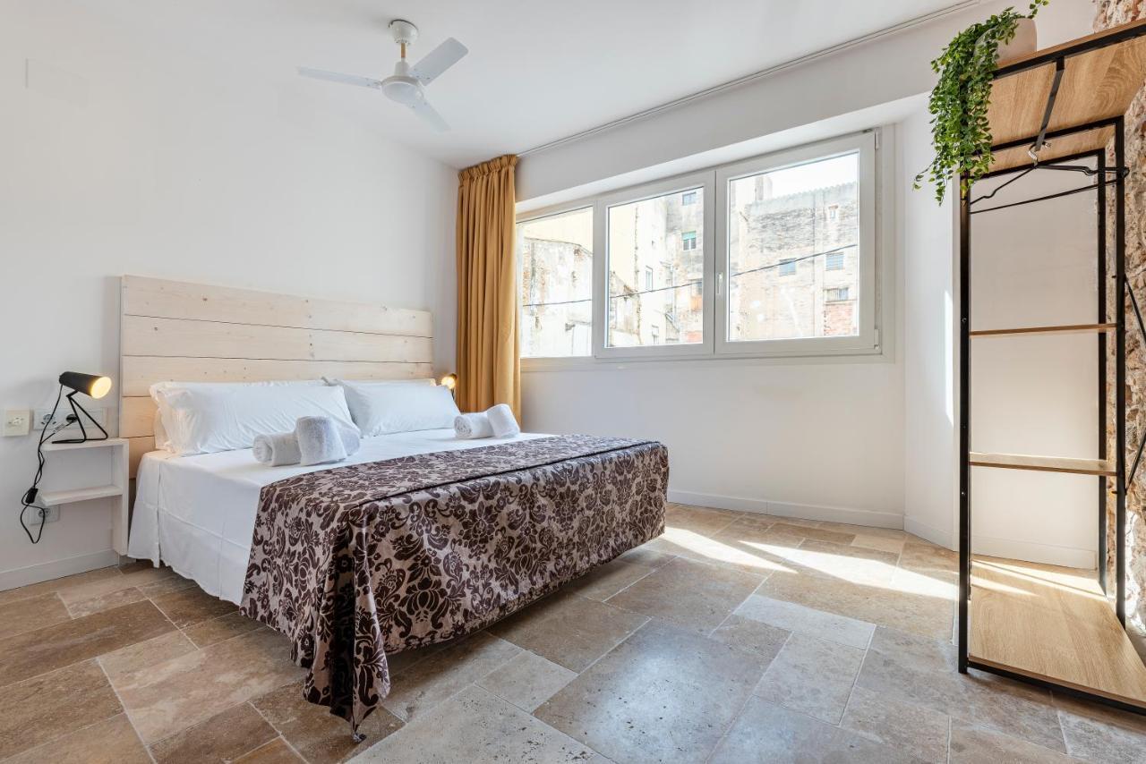 Stone Wall Apartment En Barri Port Maritim ตาร์ราโกนา ภายนอก รูปภาพ